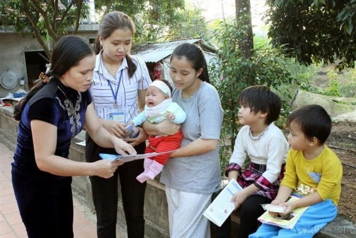 Bộ Chính trị yêu cầu 'không xử lý kỷ luật trường hợp sinh con thứ 3 trở lên'- Ảnh 1. Bộ Chính trị yêu cầu 'không xử lý kỷ luật trường hợp sinh con thứ 3 trở lên'- Ảnh 1.