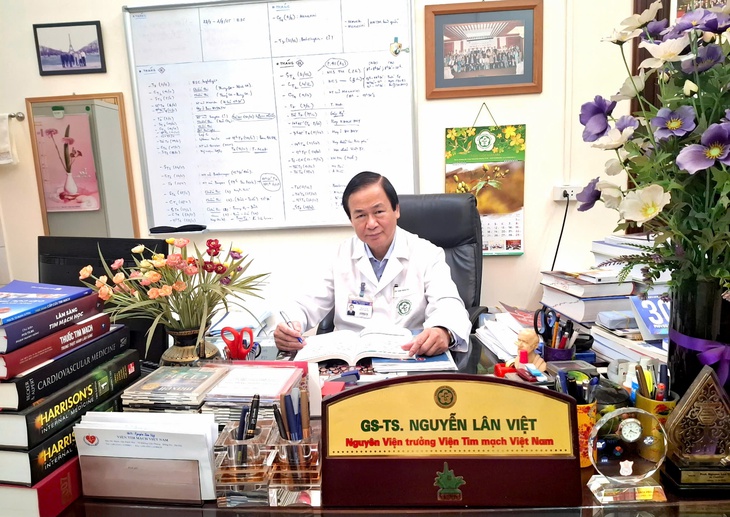 GS.TS. Nguyễn Lân Việt: 'Nếu có kiếp sau tôi vẫn muốn được làm bác sĩ'- Ảnh 3. GS.TS. Nguyễn Lân Việt: 'Nếu có kiếp sau tôi vẫn muốn được làm bác sĩ'- Ảnh 3.
