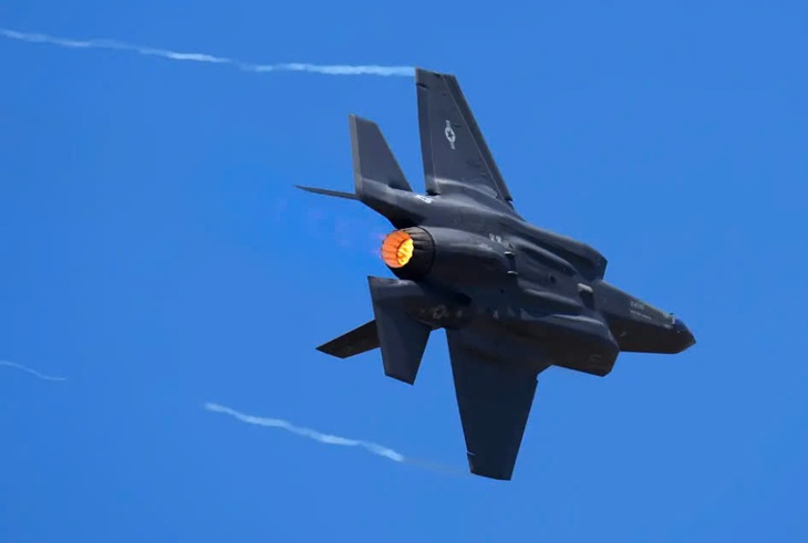 Bên trong nhà máy sản xuất chiến đấu cơ tàng hình F-35 của Mỹ- Ảnh 2. Bên trong nhà máy sản xuất chiến đấu cơ tàng hình F-35 của Mỹ- Ảnh 2.