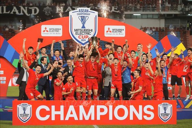 Tạo động lực cho bóng đá Việt Nam chuyển mình mạnh mẽ- Ảnh 1. Tạo động lực cho bóng đá Việt Nam chuyển mình mạnh mẽ- Ảnh 1.