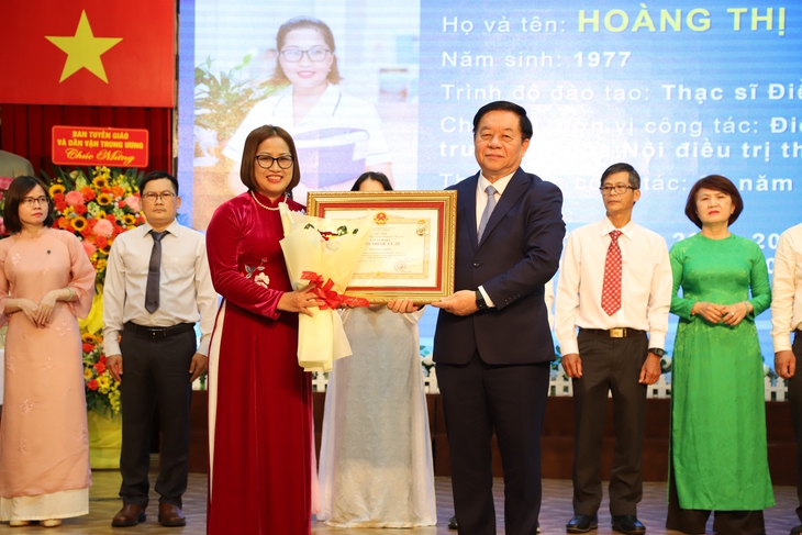 'Bệnh viện Thống Nhất xứng đáng với danh hiệu Anh hùng Lao động thời kỳ đổi mới'- Ảnh 2. 'Bệnh viện Thống Nhất xứng đáng với danh hiệu Anh hùng Lao động thời kỳ đổi mới'- Ảnh 2.