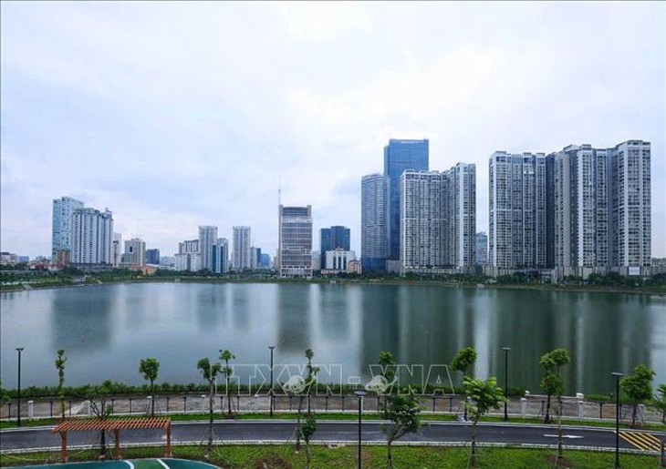 Giá cao, người có nhu cầu mua nhà ở rất khó khăn- Ảnh 1. Giá cao, người có nhu cầu mua nhà ở rất khó khăn- Ảnh 1.