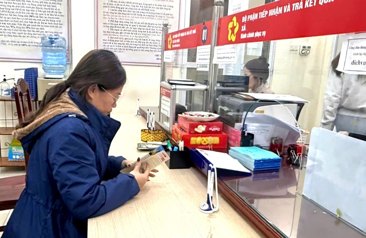 Cắt giảm thủ tục hành chính khi đăng ký kết hôn, khai sinh: Người dân vui mừng, chính quyền trăn trở - Ảnh 1. Cắt giảm thủ tục hành chính khi đăng ký kết hôn, khai sinh: Người dân vui mừng, chính quyền trăn trở - Ảnh 1.