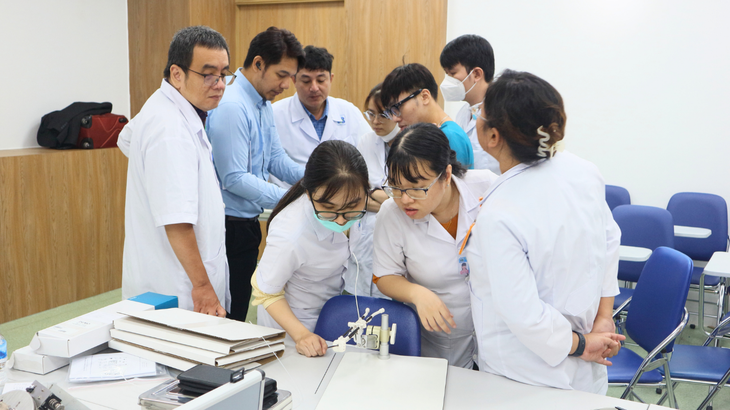 Hỗ trợ thúc đẩy phương pháp điều trị ung thư cổ tử cung tiên tiến tại các bệnh viện trọng điểm ở Việt Nam- Ảnh 1. Hỗ trợ thúc đẩy phương pháp điều trị ung thư cổ tử cung tiên tiến tại các bệnh viện trọng điểm ở Việt Nam- Ảnh 1.