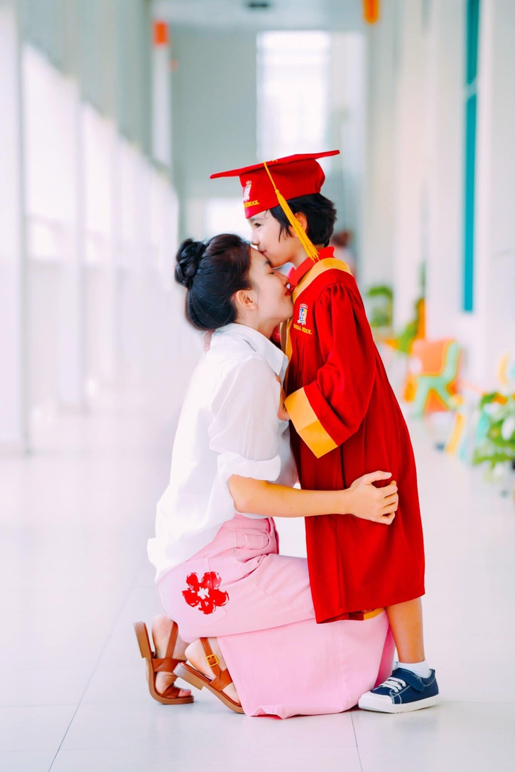 21 năm sau ngày 'Dốc tình' lên sóng, nữ diễn viên đóng vai Vân giờ có cuộc sống ra sao?- Ảnh 8. 21 năm sau ngày 'Dốc tình' lên sóng, nữ diễn viên đóng vai Vân giờ có cuộc sống ra sao?- Ảnh 8.