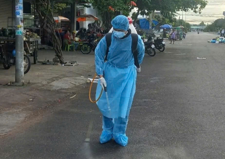 Chó dại cắn 3 người ở chợ rồi lăn ra chết, khẩn tìm người đã tiếp xúc- Ảnh 1. Chó dại cắn 3 người ở chợ rồi lăn ra chết, khẩn tìm người đã tiếp xúc- Ảnh 1.