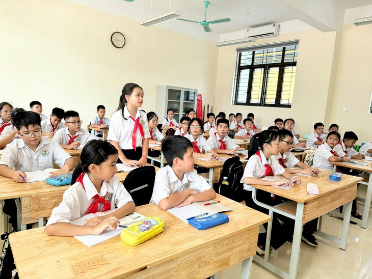 Giáo viên trường tư có phải tuân thủ quy định về dạy thêm?- Ảnh 1. Giáo viên trường tư có phải tuân thủ quy định về dạy thêm?- Ảnh 1.