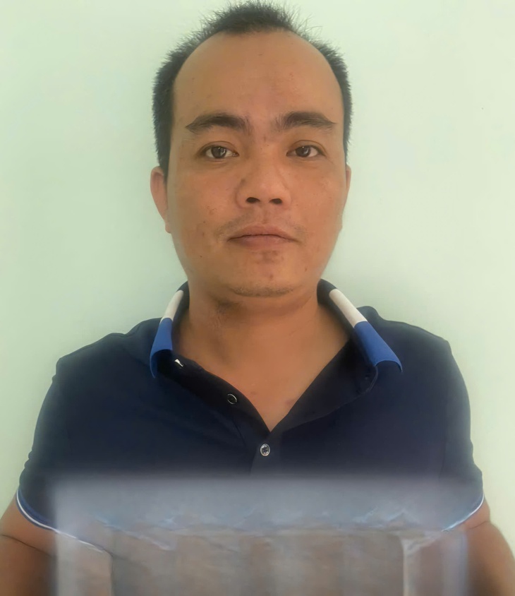 Khởi tố 2 tài xế ô tô cầm hung khí doạ chém nhau ở TP Thủ Đức- Ảnh 2. Khởi tố 2 tài xế ô tô cầm hung khí doạ chém nhau ở TP Thủ Đức- Ảnh 2.