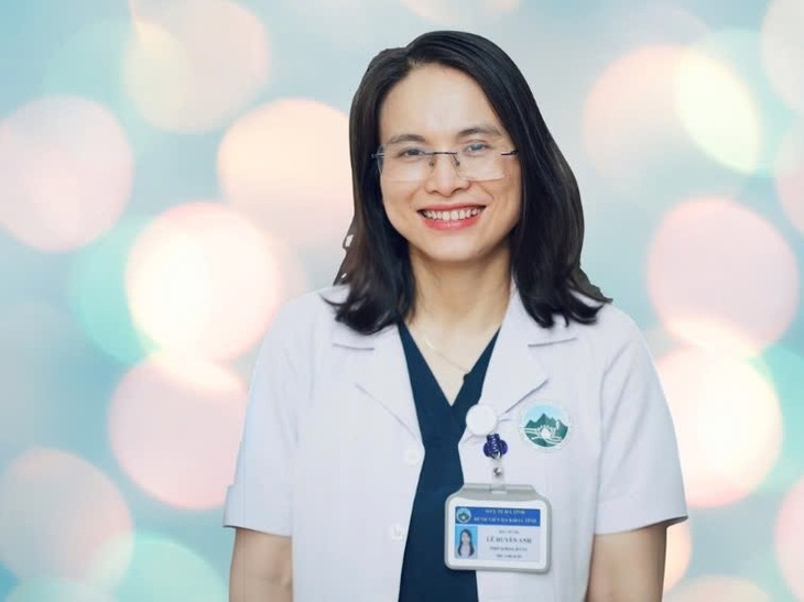 Từ chối nhiều lời mời sau khi tu nghiệp tại Pháp, nữ bác sĩ trẻ về Hà Tĩnh cống hiến cho quê hương- Ảnh 1. Từ chối nhiều lời mời sau khi tu nghiệp tại Pháp, nữ bác sĩ trẻ về Hà Tĩnh cống hiến cho quê hương- Ảnh 1.