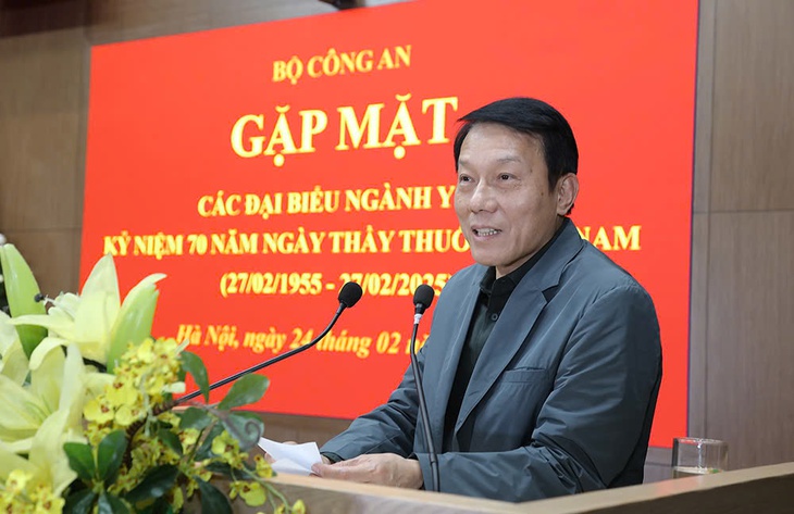 Kỷ niệm 70 năm Ngày Thầy thuốc Việt Nam: Bộ Công an gặp mặt, tri ân những cống hiến to lớn của ngành y tế
- Ảnh 1. Kỷ niệm 70 năm Ngày Thầy thuốc Việt Nam: Bộ Công an gặp mặt, tri ân những cống hiến to lớn của ngành y tế
- Ảnh 1.