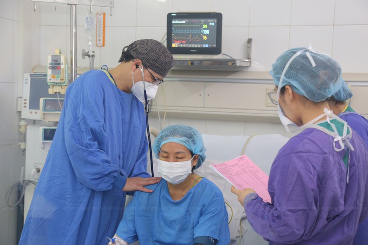 Lần đầu ghép gan thành công cho bệnh nhân hôn mê- Ảnh 2.