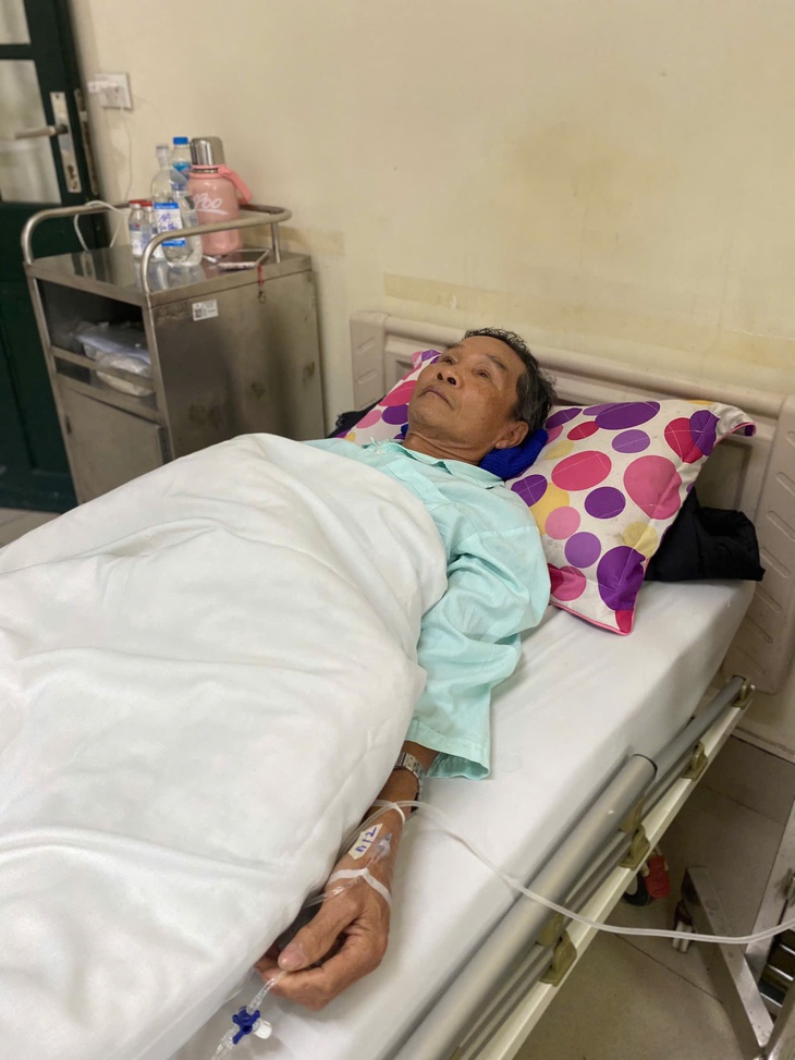 7 năm chăm vợ ung thư, người chồng giờ lại cần phẫu thuật sớm vì căn bệnh quái ác- Ảnh 2. 7 năm chăm vợ ung thư, người chồng giờ lại cần phẫu thuật sớm vì căn bệnh quái ác- Ảnh 2.