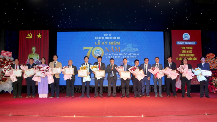 Bệnh viện hạng đặc biệt ở miền Trung thực hiện gần 2.100 ca ghép tạng- Ảnh 2. Bệnh viện hạng đặc biệt ở miền Trung thực hiện gần 2.100 ca ghép tạng- Ảnh 2.