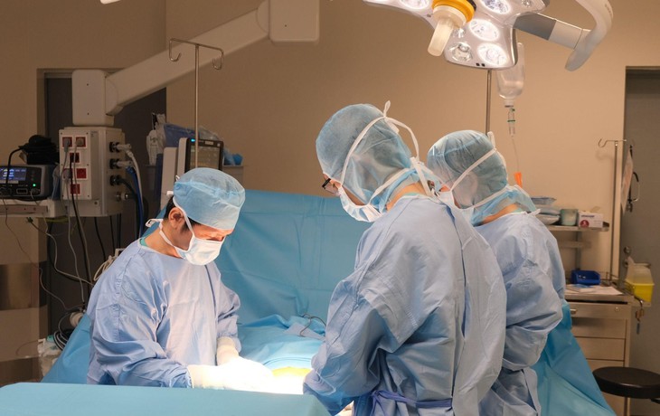 Thủng trực tràng khi phẫu thuật thẩm mỹ vùng kín khiến cuộc sống đảo lộn- Ảnh 3. Thủng trực tràng khi phẫu thuật thẩm mỹ vùng kín khiến cuộc sống đảo lộn- Ảnh 3.