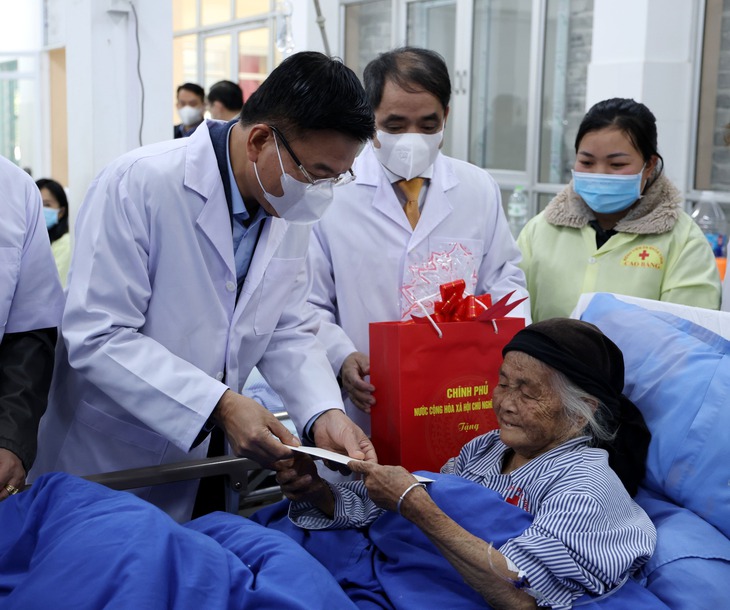 Phó Thủ tướng Chính phủ Lê Thành Long: Phải nhanh hơn, tạo tiền đề cho nhiệm kỳ mới, kỷ nguyên vươn mình của dân tộc- Ảnh 5. Phó Thủ tướng Chính phủ Lê Thành Long: Phải nhanh hơn, tạo tiền đề cho nhiệm kỳ mới, kỷ nguyên vươn mình của dân tộc- Ảnh 5.