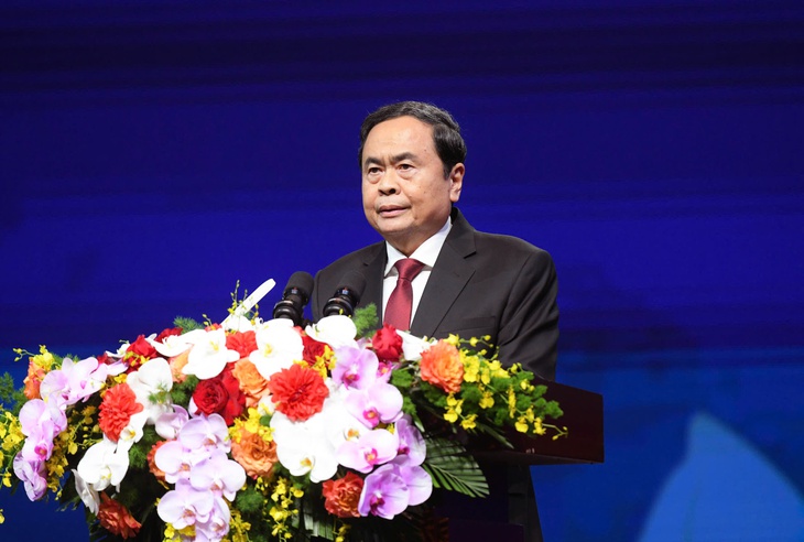 Lễ kỷ niệm 70 năm Ngày Thầy thuốc Việt Nam 27/2: 'Bản hùng ca Người chiến sĩ áo trắng'- Ảnh 1. Lễ kỷ niệm 70 năm Ngày Thầy thuốc Việt Nam 27/2: 'Bản hùng ca Người chiến sĩ áo trắng'- Ảnh 1.