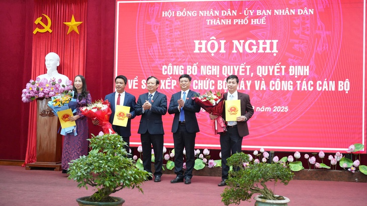 Huế có thêm Phó Chủ tịch UBND, bổ nhiệm nhiều lãnh đạo sở sau sắp xếp bộ máy- Ảnh 7. Huế có thêm Phó Chủ tịch UBND, bổ nhiệm nhiều lãnh đạo sở sau sắp xếp bộ máy- Ảnh 7.