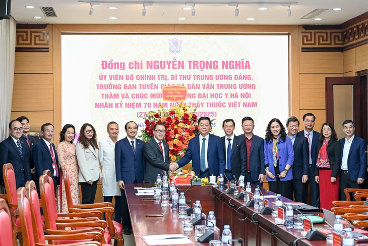 Phát triển Trường đại học Y Hà Nội vững mạnh toàn diện, ngang tầm các cơ sở nghiên cứu, đào tạo Y khoa hàng đầu khu vực, thế giới- Ảnh 1.