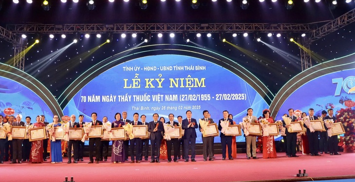 Y tế Thái Bình nỗ lực trở thành Trung tâm y tế chất lượng cao của khu vực Đồng bằng sông Hồng- Ảnh 2. Y tế Thái Bình nỗ lực trở thành Trung tâm y tế chất lượng cao của khu vực Đồng bằng sông Hồng- Ảnh 2.