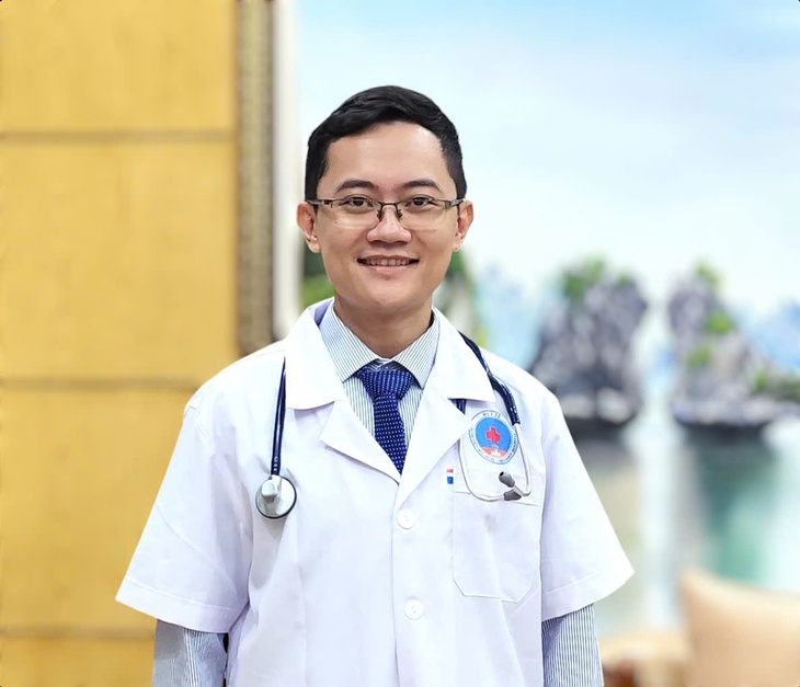 ThS.BS Lê Bá Tuấn: Từ ước mơ trở thành kỹ sư đến chuyện khoác lên mình chiếc áo blouse trắng- Ảnh 1. ThS.BS Lê Bá Tuấn: Từ ước mơ trở thành kỹ sư đến chuyện khoác lên mình chiếc áo blouse trắng- Ảnh 1.