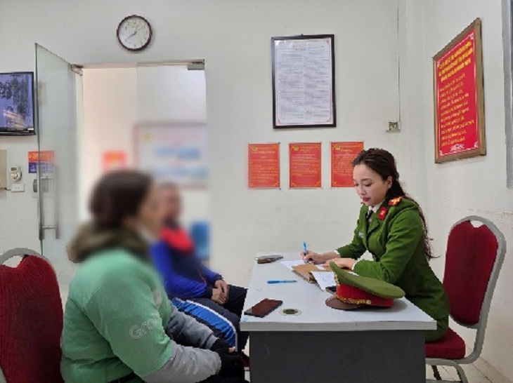 Thông tin người phụ nữ bị 'dí tô vít vào người, ép trả tiền' tại quán sửa xe là không chính xác- Ảnh 2.