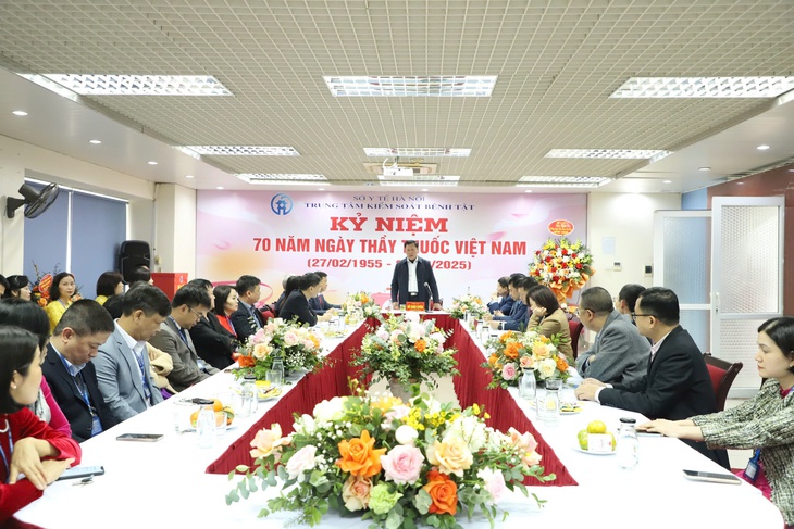 Thứ trưởng Bộ Y tế Đỗ Xuân Tuyên chúc mừng Ngày Thầy thuốc Việt Nam một số cơ sở y tế của Hà Nội- Ảnh 1. Thứ trưởng Bộ Y tế Đỗ Xuân Tuyên chúc mừng Ngày Thầy thuốc Việt Nam một số cơ sở y tế của Hà Nội- Ảnh 1.