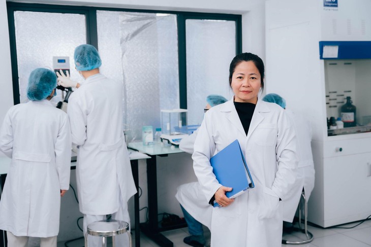 Nữ tiến sĩ với 20 năm cống hiến vì sự phát triển của ngành dược- Ảnh 1. Nữ tiến sĩ với 20 năm cống hiến vì sự phát triển của ngành dược- Ảnh 1.