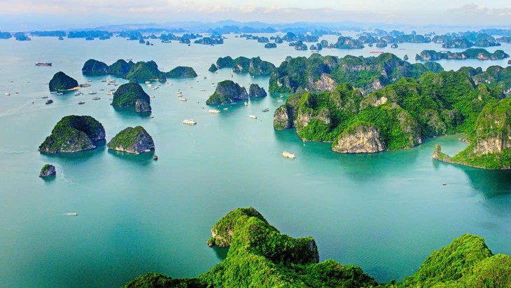 3 hành trình tham quan trên Vịnh Hạ Long vừa bổ sung thu phí- Ảnh 1.