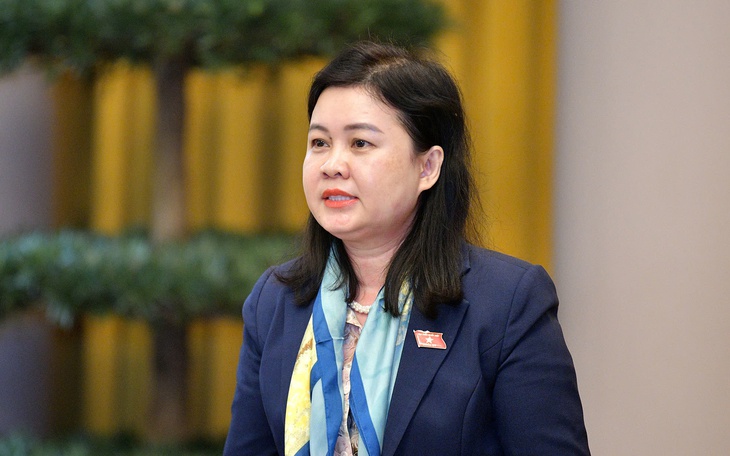 ‘Phải tính đến việc sửa Hiến pháp nếu bỏ cấp huyện’