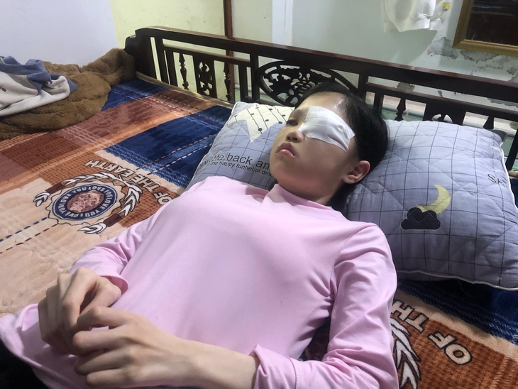 Người phụ nữ đáng thương có chồng mất vì tai nạn, con gái không nói được và dần mất khả năng vận động- Ảnh 1. Người phụ nữ đáng thương có chồng mất vì tai nạn, con gái không nói được và dần mất khả năng vận động- Ảnh 1.