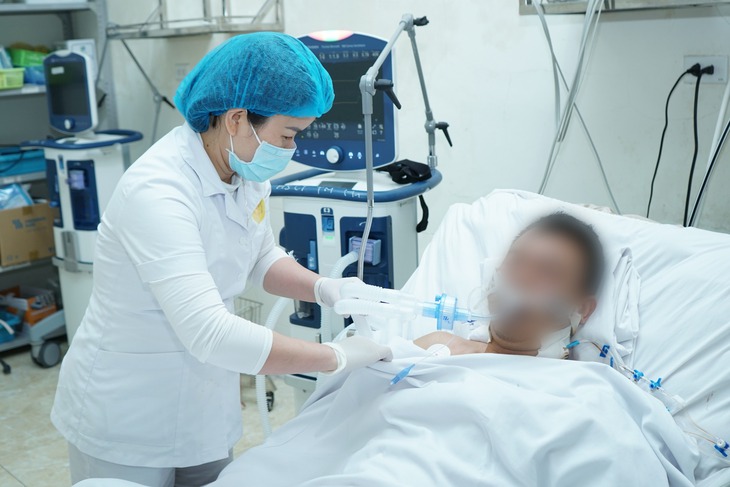 Đi khám bệnh vì đau bụng, người đàn ông bất ngờ ngất xỉu, ngừng tuần hoàn
- Ảnh 4. Đi khám bệnh vì đau bụng, người đàn ông bất ngờ ngất xỉu, ngừng tuần hoàn
- Ảnh 4.