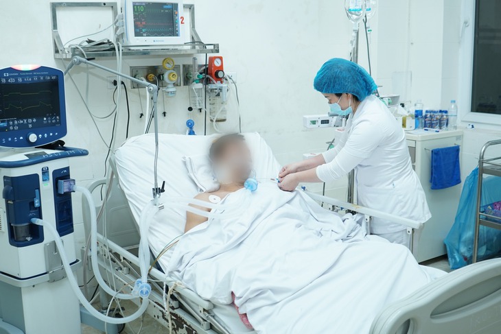 Đi khám bệnh vì đau bụng, người đàn ông bất ngờ ngất xỉu, ngừng tuần hoàn
- Ảnh 5. Đi khám bệnh vì đau bụng, người đàn ông bất ngờ ngất xỉu, ngừng tuần hoàn
- Ảnh 5.