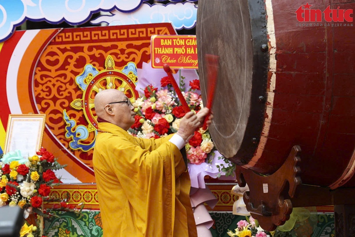 Lễ hội Chùa Hương 2025: Sử dụng vé điện tử tích hợp cả vé thắng cảnh và xuồng đò- Ảnh 1. Lễ hội Chùa Hương 2025: Sử dụng vé điện tử tích hợp cả vé thắng cảnh và xuồng đò- Ảnh 1.