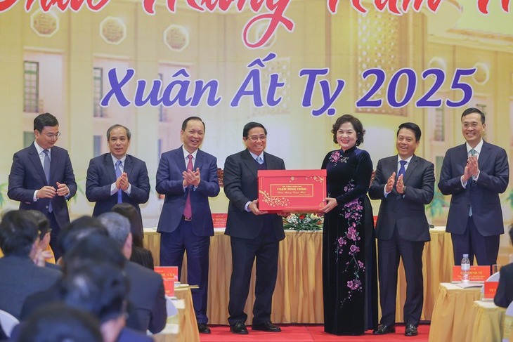 Thủ tướng tin tưởng ngành ngân hàng mạnh dạn, quyết liệt hơn cùng cả nước bước vào kỷ nguyên mới- Ảnh 4. Thủ tướng tin tưởng ngành ngân hàng mạnh dạn, quyết liệt hơn cùng cả nước bước vào kỷ nguyên mới- Ảnh 4.
