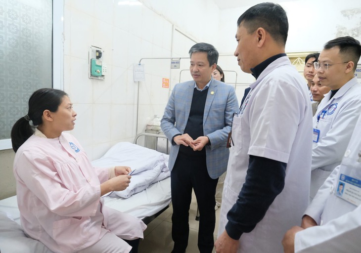 Ăn uống 'thả ga' dịp Tết, nhiều người cấp cứu vì đường huyết tăng cao- Ảnh 1. Ăn uống 'thả ga' dịp Tết, nhiều người cấp cứu vì đường huyết tăng cao- Ảnh 1.