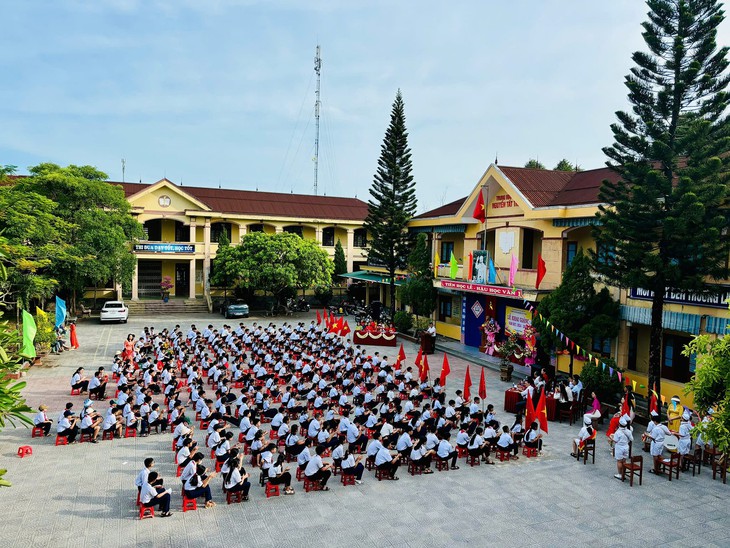 Chỉ đạo 'nóng' sau vụ người lạ mặt đến trường dụ dỗ đón học sinh- Ảnh 1. Chỉ đạo 'nóng' sau vụ người lạ mặt đến trường dụ dỗ đón học sinh- Ảnh 1.