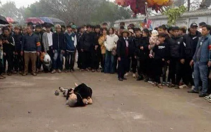 1 người bị đâm dao vào gáy tại lễ hội chùa Đậu