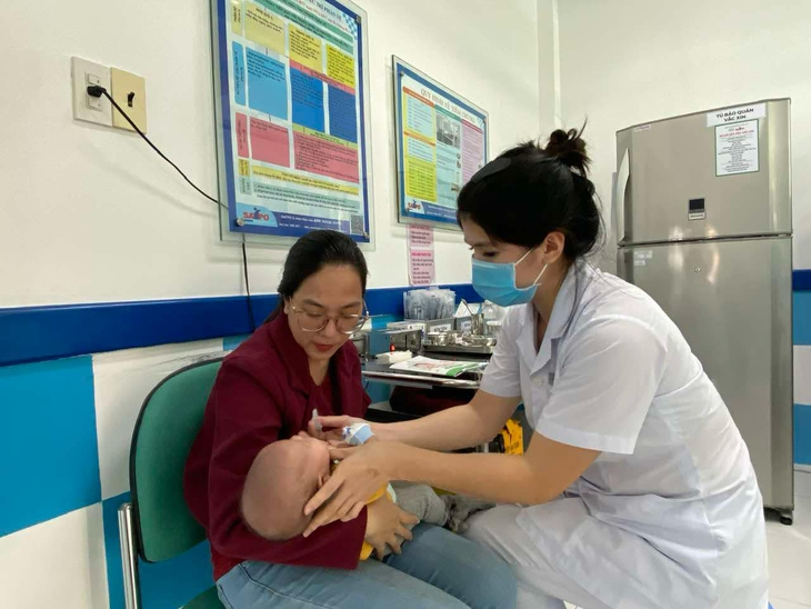 Trẻ ở Khánh Hòa được uống vaccine Rota miễn phí thế nào trong năm 2025?- Ảnh 2. Trẻ ở Khánh Hòa được uống vaccine Rota miễn phí thế nào trong năm 2025?- Ảnh 2.