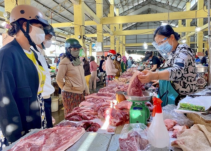 Giá giao thông, thực phẩm tăng dịp Tết Nguyên đán khiến CPI tháng 1 tăng 0,98%- Ảnh 1.