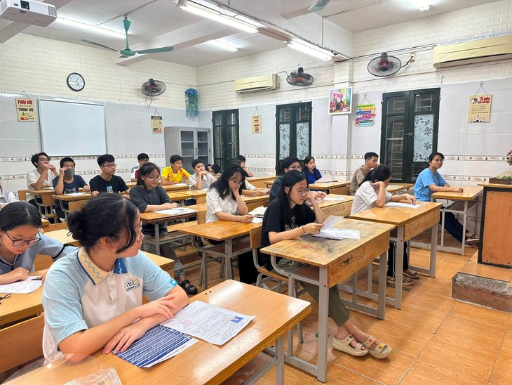 Bao giờ Hà Nội công bố môn thứ ba thi vào lớp 10?- Ảnh 1. Bao giờ Hà Nội công bố môn thứ ba thi vào lớp 10?- Ảnh 1.