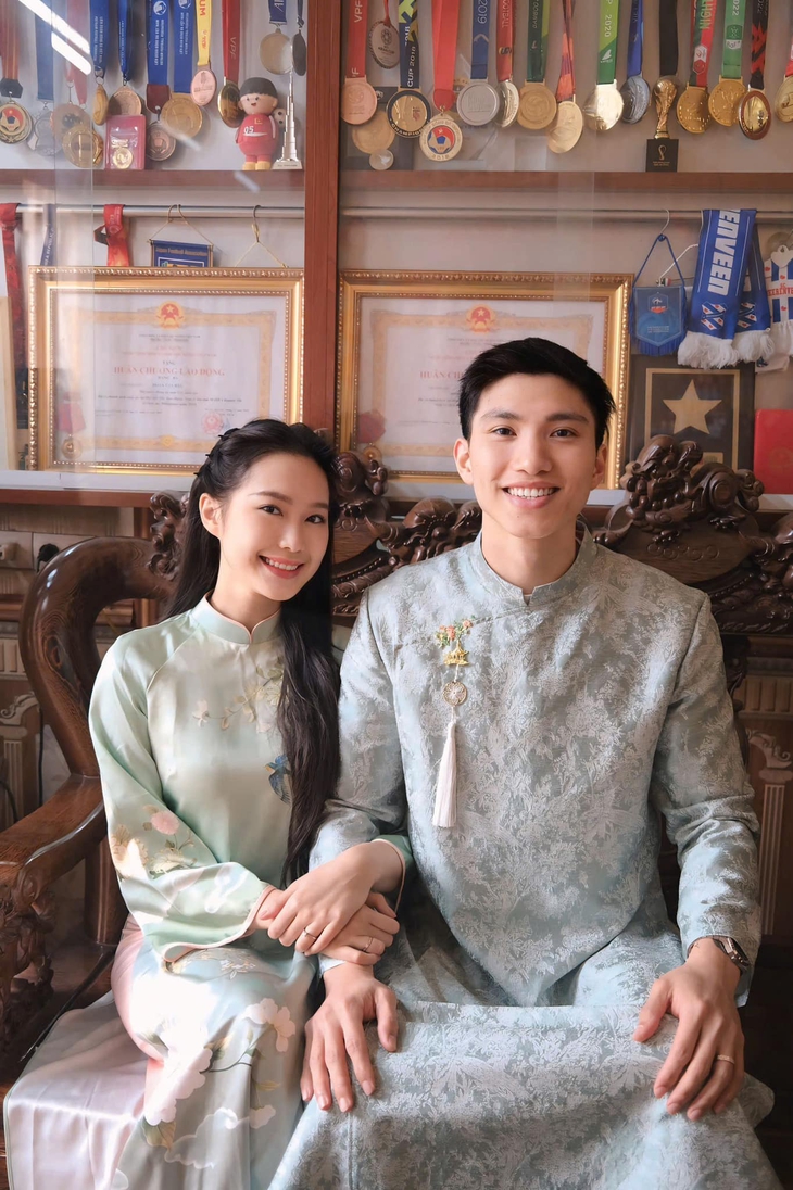 Bà xã Đoàn Văn Hậu 'xả' kho ảnh khiến fan trầm trồ nhan sắc tiểu thư Hà thành- Ảnh 10. Bà xã Đoàn Văn Hậu 'xả' kho ảnh khiến fan trầm trồ nhan sắc tiểu thư Hà thành- Ảnh 10.