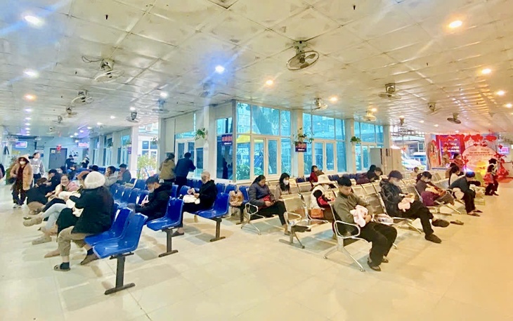 Gia tăng số trẻ mắc cúm mùa, bác sĩ chỉ ra dấu hiệu cần nhập viện ngay- Ảnh 1. Gia tăng số trẻ mắc cúm mùa, bác sĩ chỉ ra dấu hiệu cần nhập viện ngay- Ảnh 1.
