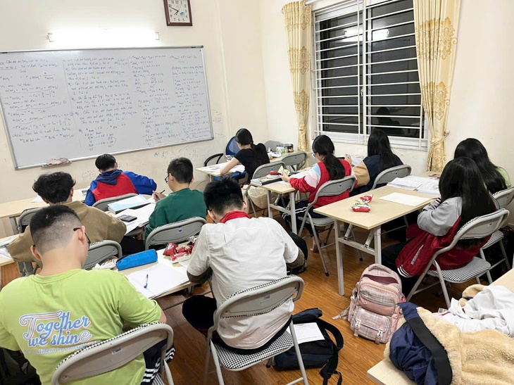 Giáo viên dạy thêm 5-7 học sinh tại nhà có phải đăng ký kinh doanh?- Ảnh 1. Giáo viên dạy thêm 5-7 học sinh tại nhà có phải đăng ký kinh doanh?- Ảnh 1.