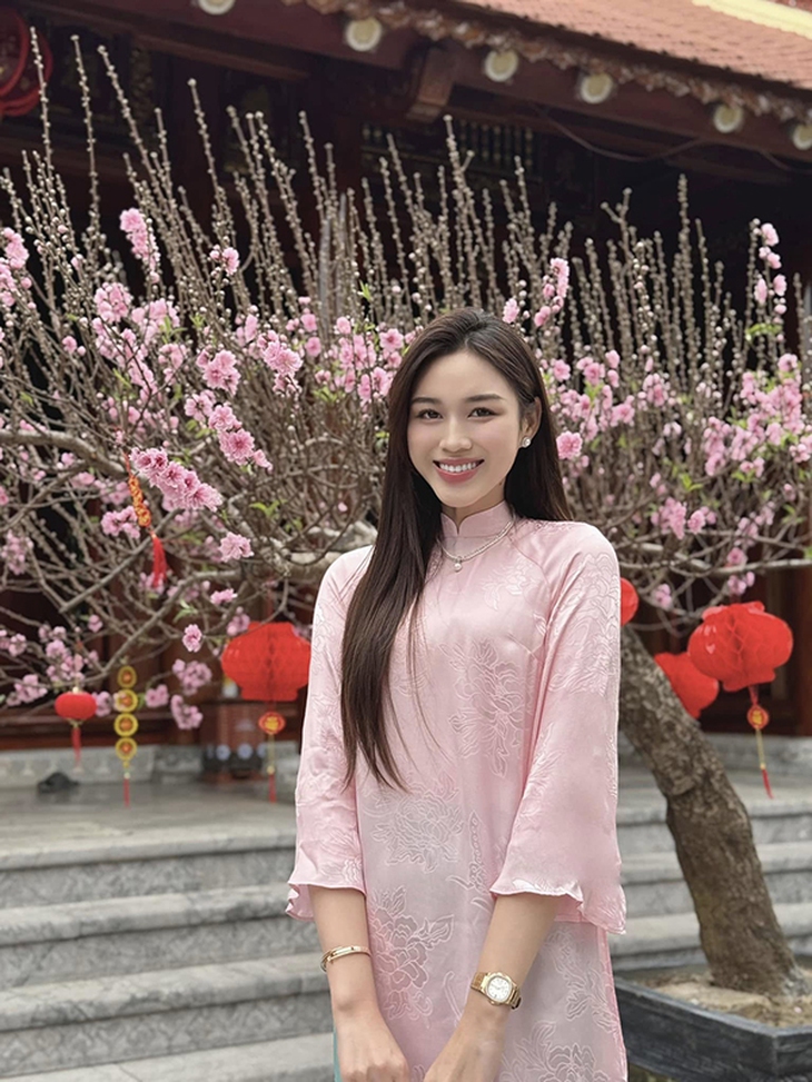 Nhan sắc hoa hậu xứ Thanh chuẩn bị kết hôn với chồng thiếu gia tập đoàn nghìn tỷ- Ảnh 1. Nhan sắc hoa hậu xứ Thanh chuẩn bị kết hôn với chồng thiếu gia tập đoàn nghìn tỷ- Ảnh 1.