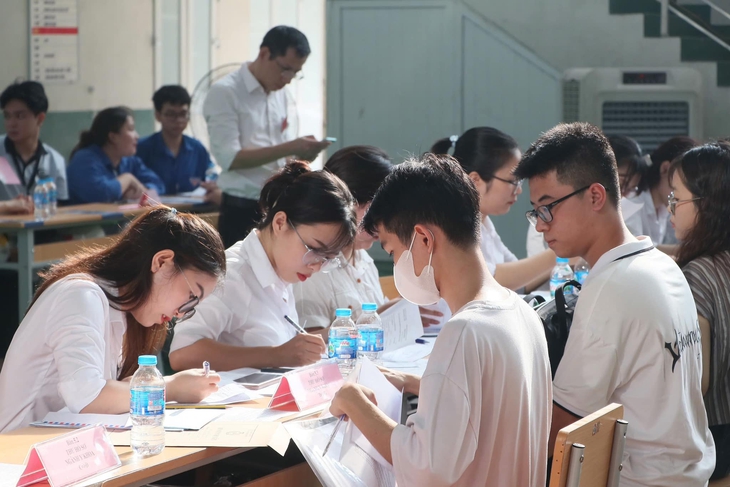 Nhiều trường đại học 'quay xe' với xét tuyển học bạ- Ảnh 1.