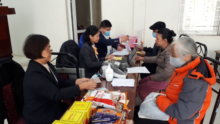 Hàng trăm nghìn người được tăng lương hưu 2 lần- Ảnh 1. Hàng trăm nghìn người được tăng lương hưu 2 lần- Ảnh 1.