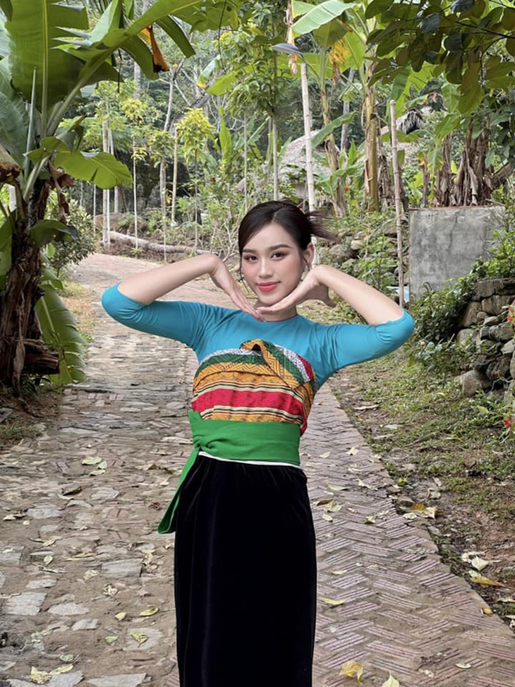 Trước thông tin lên xe hoa với chồng thiếu gia, hoa hậu xứ Thanh có cuộc sống ra sao sau 4 năm đăng quang?- Ảnh 3. Trước thông tin lên xe hoa với chồng thiếu gia, hoa hậu xứ Thanh có cuộc sống ra sao sau 4 năm đăng quang?- Ảnh 3.