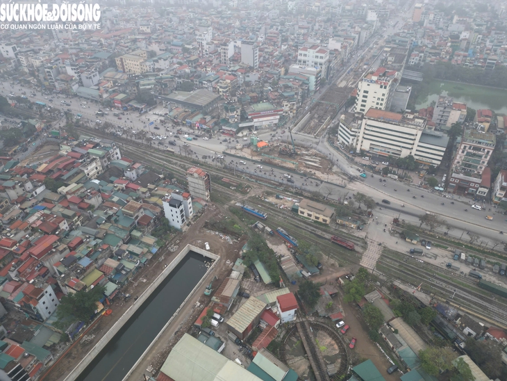 Vành đai 2,5 ngổn ngang trước ngày tái khởi động- Ảnh 9. Vành đai 2,5 ngổn ngang trước ngày tái khởi động- Ảnh 9.