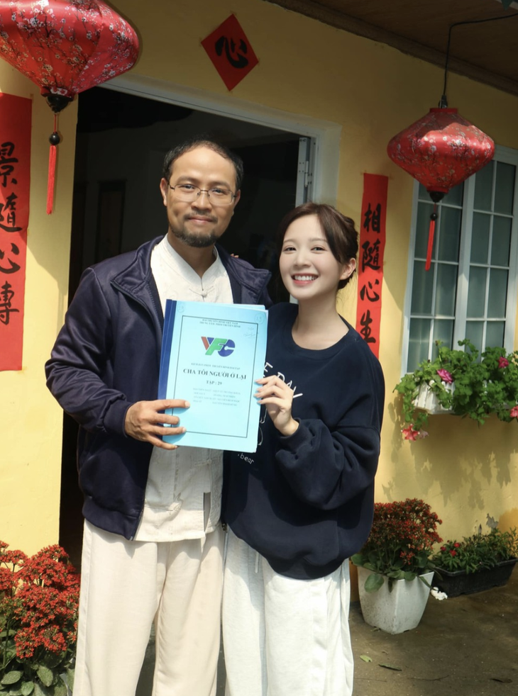 Tuổi thật gây sốc của 4 cặp sao phim 'Cha tôi, người ở lại'- Ảnh 5. Tuổi thật gây sốc của 4 cặp sao phim 'Cha tôi, người ở lại'- Ảnh 5.