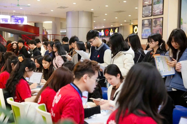 Quy đổi điểm xét tuyển về một thang chung: Thí sinh thiệt thòi?- Ảnh 1.